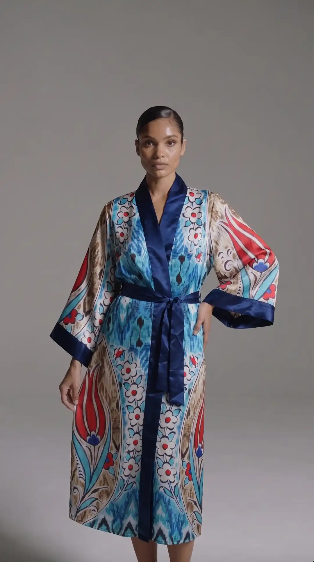 Ürün görseli: İpek Kaftan - Osmanlı Lale Desenli