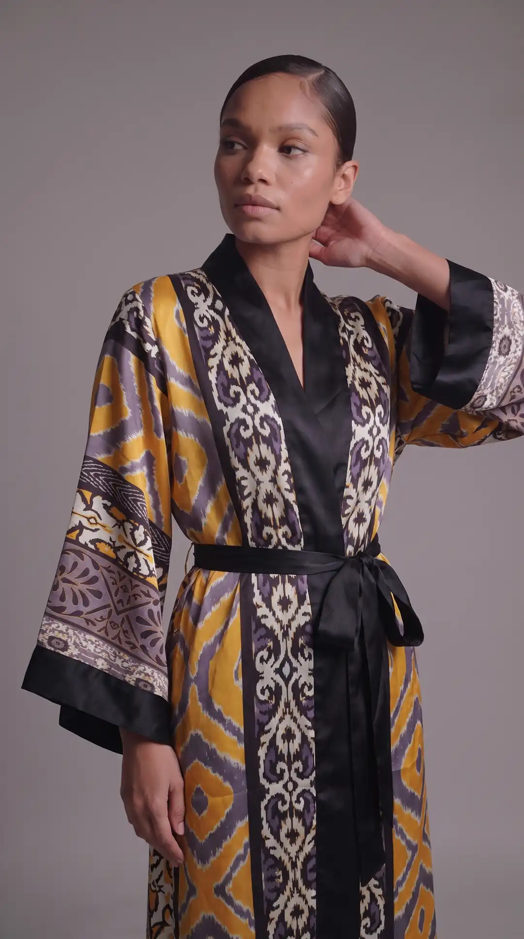 Ürün görseli: İpek Kaftan - Altın İkat Desen